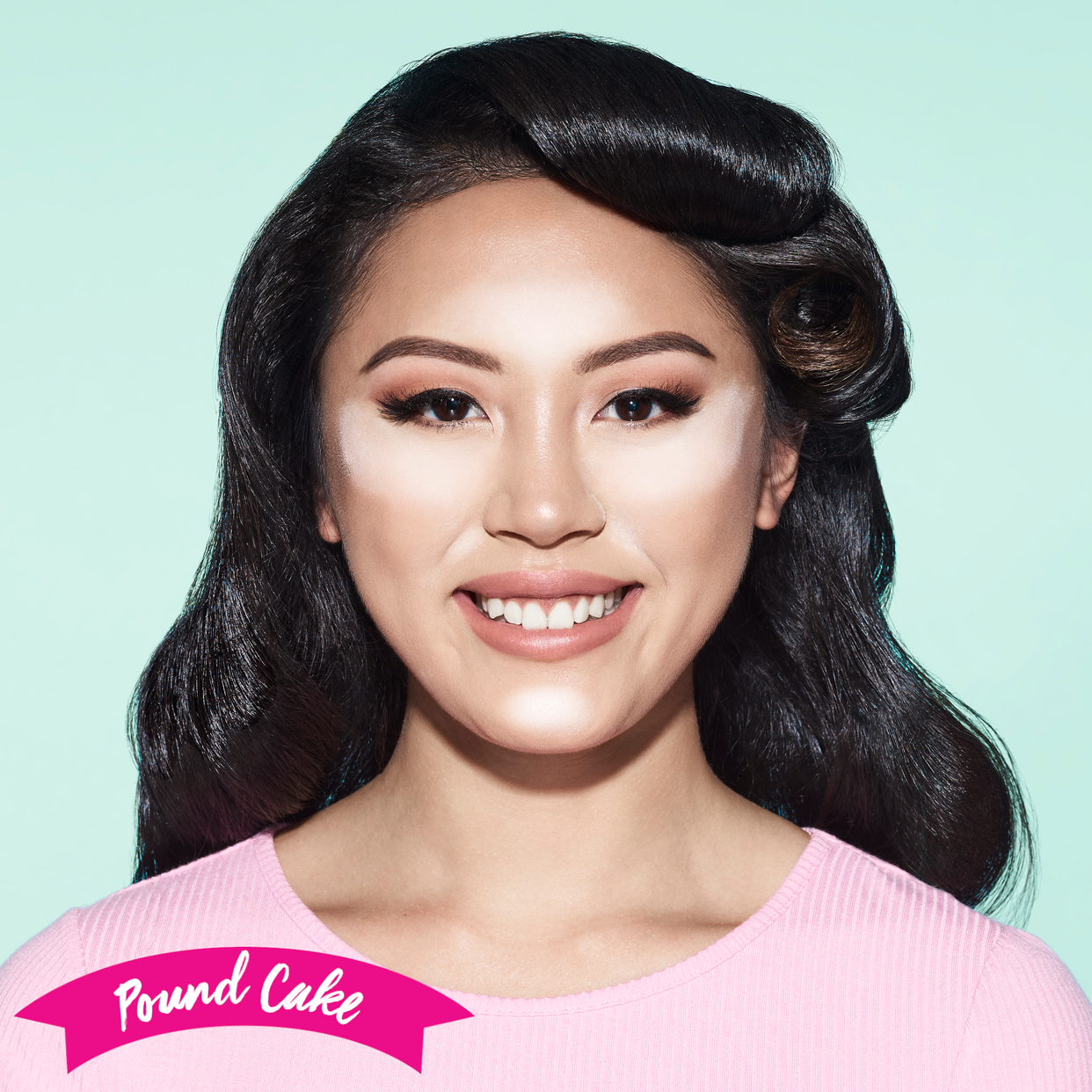 Huda Beauty Easy Bake Powder Pound Cake